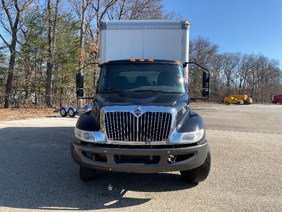 Medium Duty Box Truck-Light and Medium Duty Trucks-International-2020-MV607-Comstock Park-MI-133,565\n\t\tmiles-$ 45,000 - Image 2