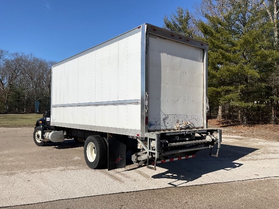 Medium Duty Box Truck-Light and Medium Duty Trucks-International-2020-MV607-Comstock Park-MI-133,565\n\t\tmiles-$ 45,000 - Image 6