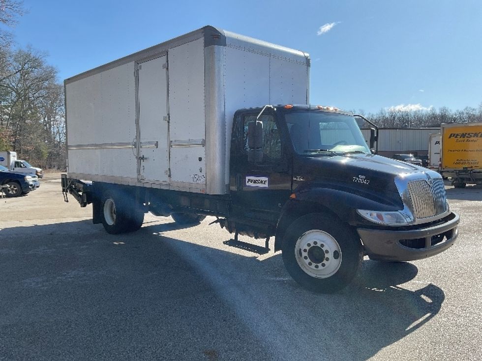 Medium Duty Box Truck-Light and Medium Duty Trucks-International-2020-MV607-Comstock Park-MI-133,565\n\t\tmiles-$ 45,000 - Image 1