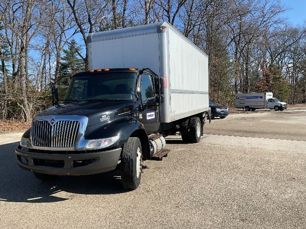 Medium Duty Box Truck-Light and Medium Duty Trucks-International-2020-MV607-Comstock Park-MI-133,565\n\t\tmiles-$ 45,000 - Image 3