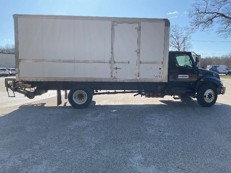 Medium Duty Box Truck-Light and Medium Duty Trucks-International-2020-MV607-Comstock Park-MI-133,565\n\t\tmiles-$ 45,000 - Image 15