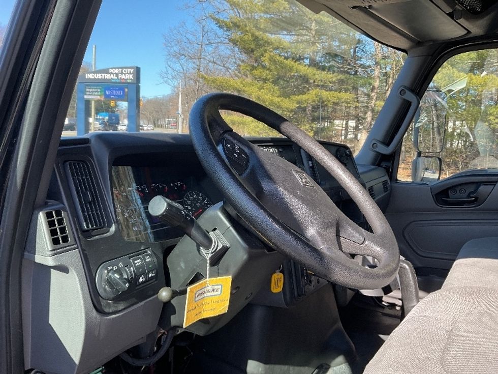 Medium Duty Box Truck-Light and Medium Duty Trucks-International-2020-MV607-Comstock Park-MI-133,565\n\t\tmiles-$ 45,000 - Image 17