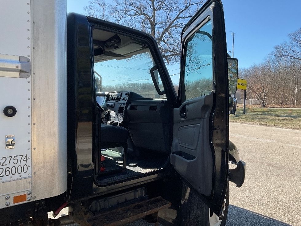 Medium Duty Box Truck-Light and Medium Duty Trucks-International-2020-MV607-Comstock Park-MI-133,565\n\t\tmiles-$ 45,000 - Image 20