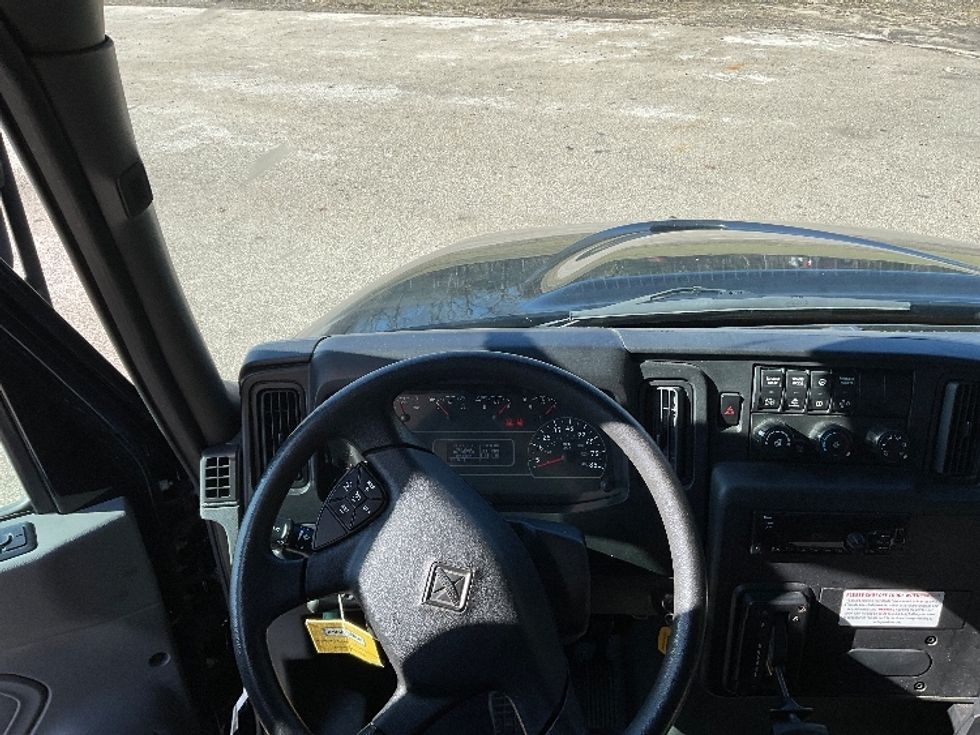 Medium Duty Box Truck-Light and Medium Duty Trucks-International-2020-MV607-Comstock Park-MI-133,565\n\t\tmiles-$ 45,000 - Image 18