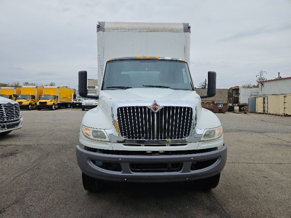 Medium Duty Box Truck-Light and Medium Duty Trucks-International-2020-MV607-Comstock Park-MI-257,425\n\t\tmiles-$ 38,750 - Image 2