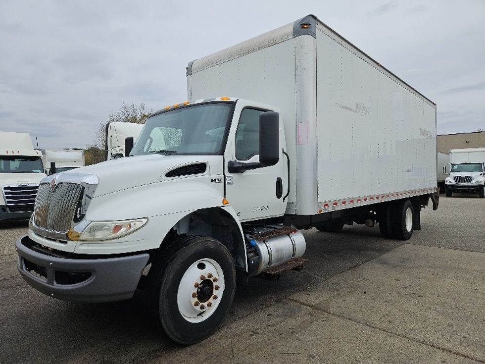 Medium Duty Box Truck-Light and Medium Duty Trucks-International-2020-MV607-Comstock Park-MI-257,425\n\t\tmiles-$ 38,750 - Image 1