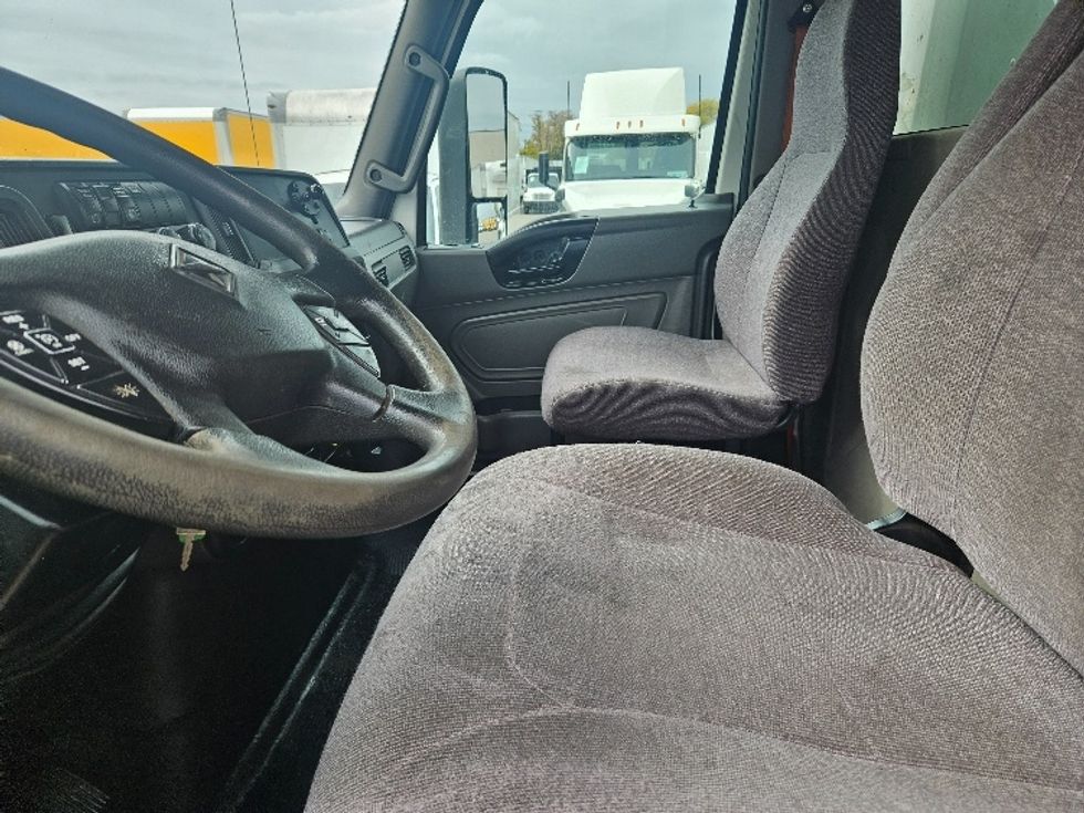 Medium Duty Box Truck-Light and Medium Duty Trucks-International-2020-MV607-Comstock Park-MI-257,425\n\t\tmiles-$ 38,750 - Image 19
