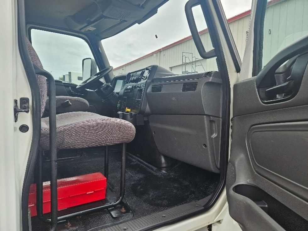 Medium Duty Box Truck-Light and Medium Duty Trucks-International-2020-MV607-Comstock Park-MI-257,425\n\t\tmiles-$ 38,750 - Image 20