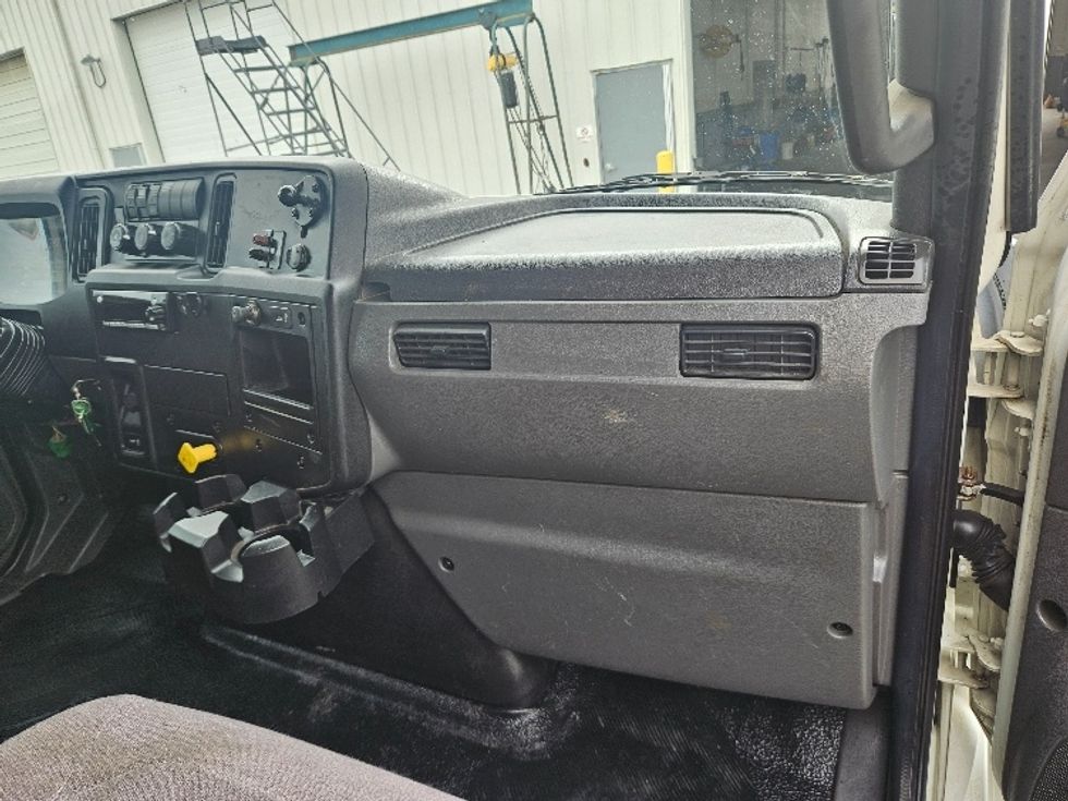 Medium Duty Box Truck-Light and Medium Duty Trucks-International-2020-MV607-Comstock Park-MI-257,425\n\t\tmiles-$ 38,750 - Image 21