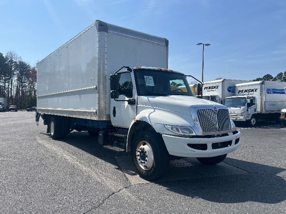 Medium Duty Box Truck-Light and Medium Duty Trucks-International-2020-MV607-Concord-NC-226,454\n\t\tmiles-$ 42,750 - Image 1