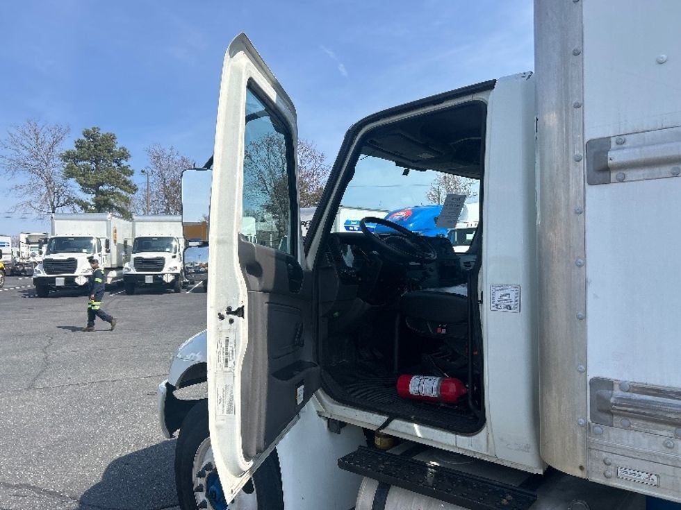 Medium Duty Box Truck-Light and Medium Duty Trucks-International-2020-MV607-Concord-NC-226,454\n\t\tmiles-$ 42,750 - Image 16