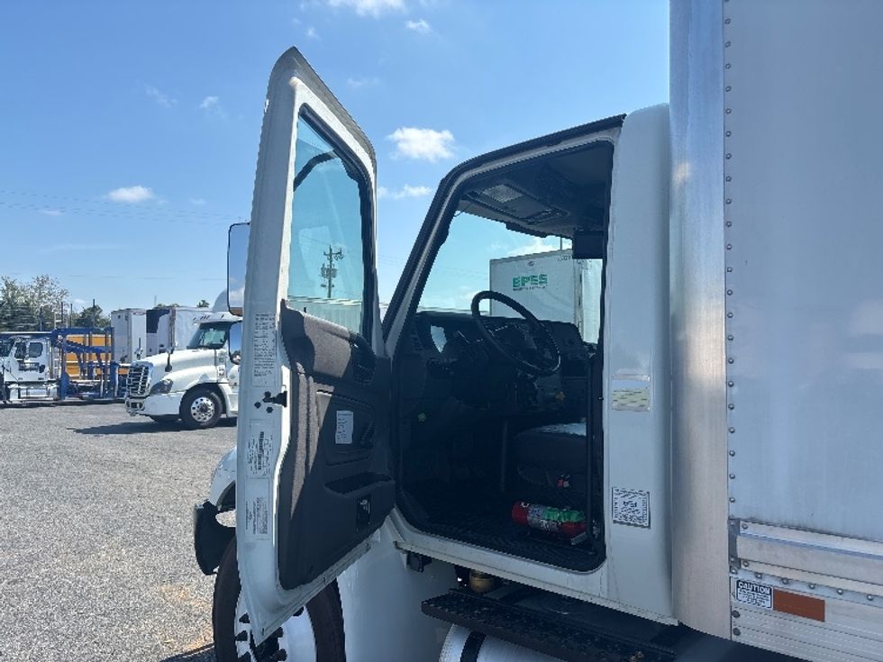 Medium Duty Box Truck-Light and Medium Duty Trucks-International-2020-MV607-Concord-NC-24,550\n\t\tmiles-$ 70,000 - Image 15