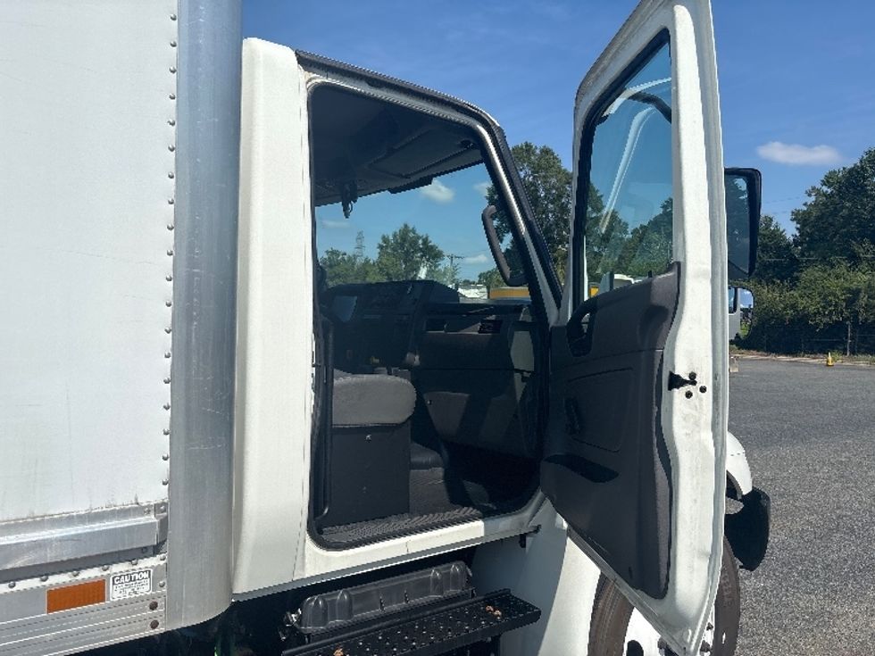 Medium Duty Box Truck-Light and Medium Duty Trucks-International-2020-MV607-Concord-NC-24,550\n\t\tmiles-$ 70,000 - Image 19