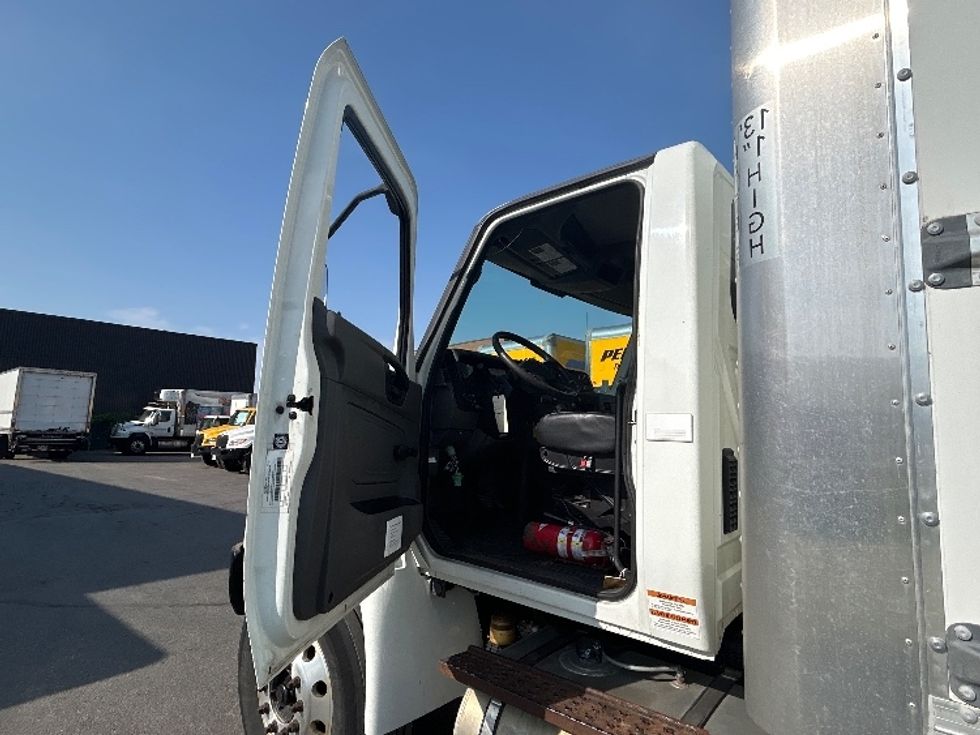 Medium Duty Box Truck-Light and Medium Duty Trucks-International-2020-MV607-Concord-ON-249,639\n\t\tkm-$ 48,250 - Image 14