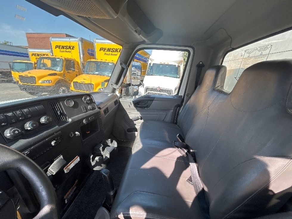 Medium Duty Box Truck-Light and Medium Duty Trucks-International-2020-MV607-Concord-ON-249,639\n\t\tkm-$ 48,250 - Image 17