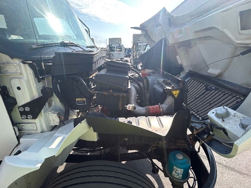 Medium Duty Box Truck-Light and Medium Duty Trucks-International-2020-MV607-Concord-ON-249,639\n\t\tkm-$ 48,250 - Image 21