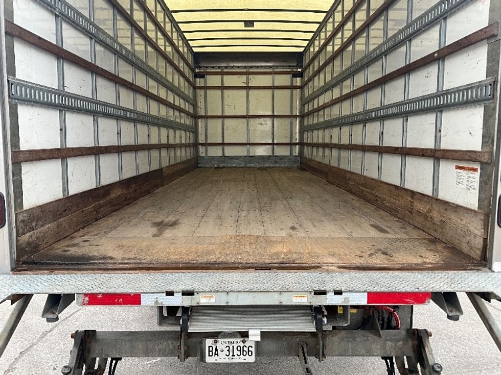 Medium Duty Box Truck-Light and Medium Duty Trucks-International-2020-MV607-Concord-ON-274,044\n\t\tkm-$ 52,750 - Image 10