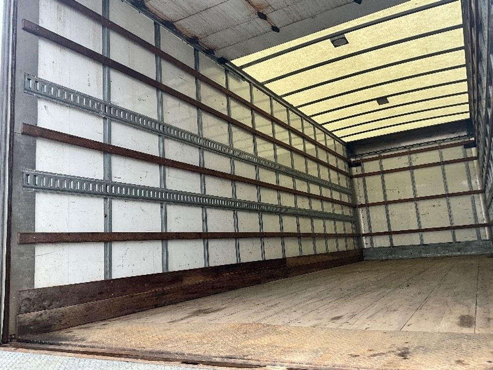 Medium Duty Box Truck-Light and Medium Duty Trucks-International-2020-MV607-Concord-ON-274,044\n\t\tkm-$ 52,750 - Image 11