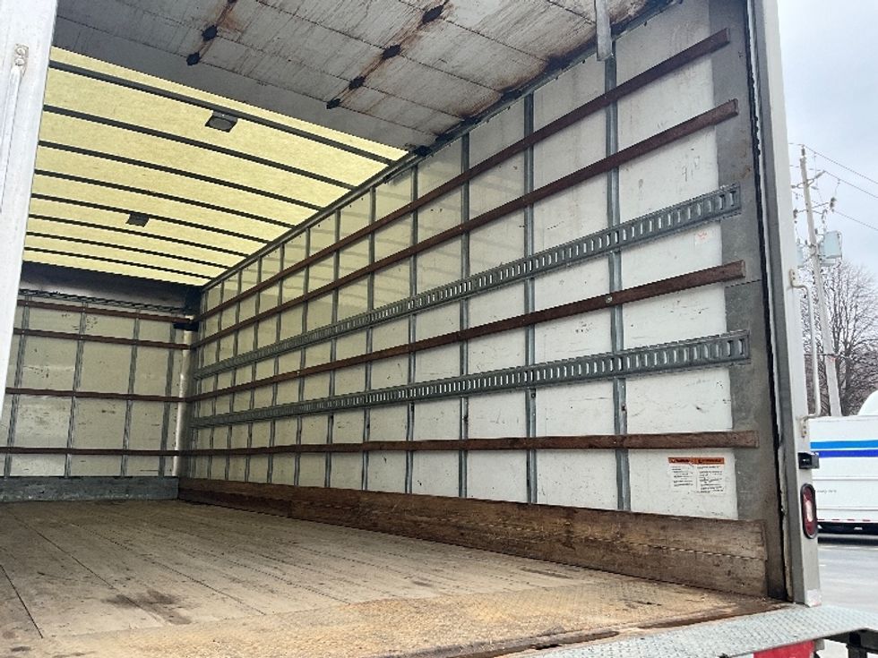 Medium Duty Box Truck-Light and Medium Duty Trucks-International-2020-MV607-Concord-ON-274,044\n\t\tkm-$ 52,750 - Image 12