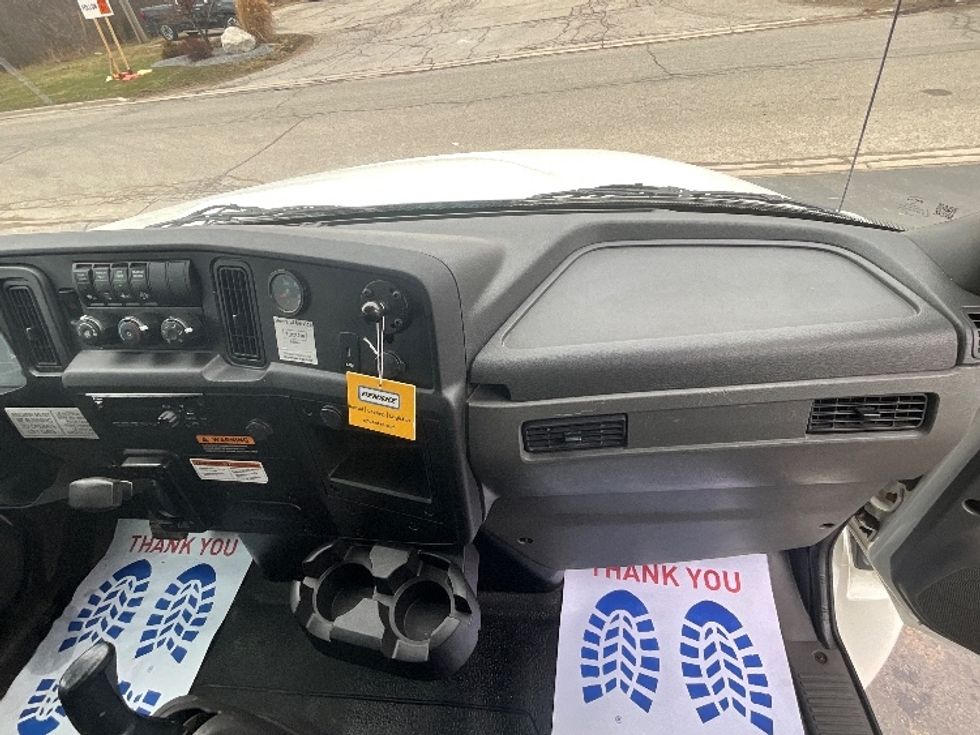 Medium Duty Box Truck-Light and Medium Duty Trucks-International-2020-MV607-Concord-ON-274,044\n\t\tkm-$ 52,750 - Image 21