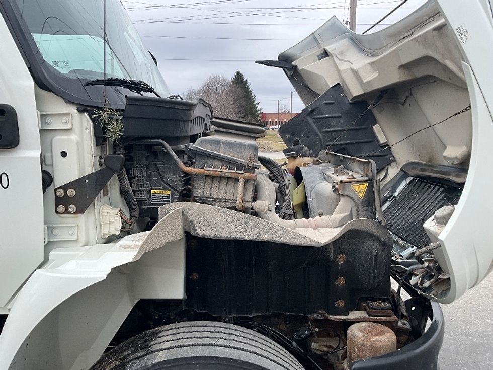 Medium Duty Box Truck-Light and Medium Duty Trucks-International-2020-MV607-Concord-ON-274,044\n\t\tkm-$ 52,750 - Image 23