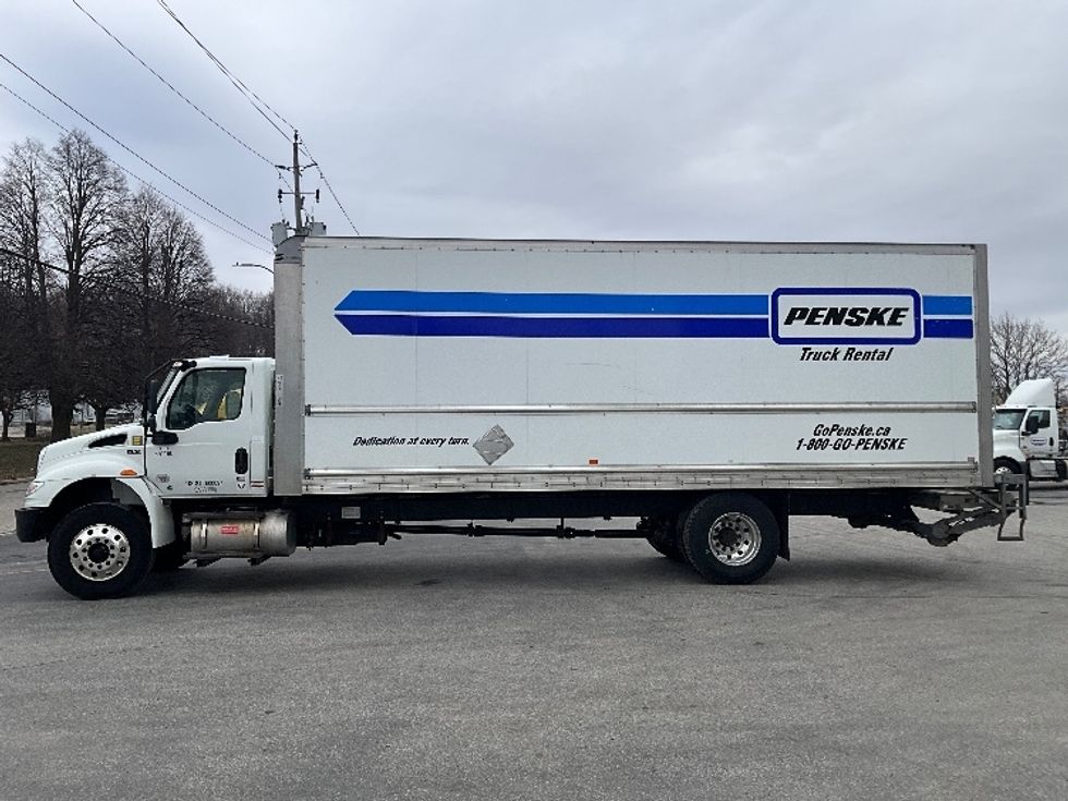 Medium Duty Box Truck-Light and Medium Duty Trucks-International-2020-MV607-Concord-ON-274,044\n\t\tkm-$ 52,750 - Image 4