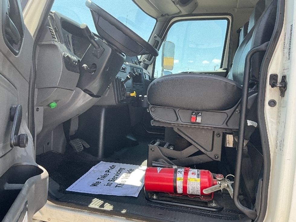 Medium Duty Box Truck-Light and Medium Duty Trucks-International-2020-MV607-Dallas-TX-129,090\n\t\tmiles-$ 68,500 - Image 16