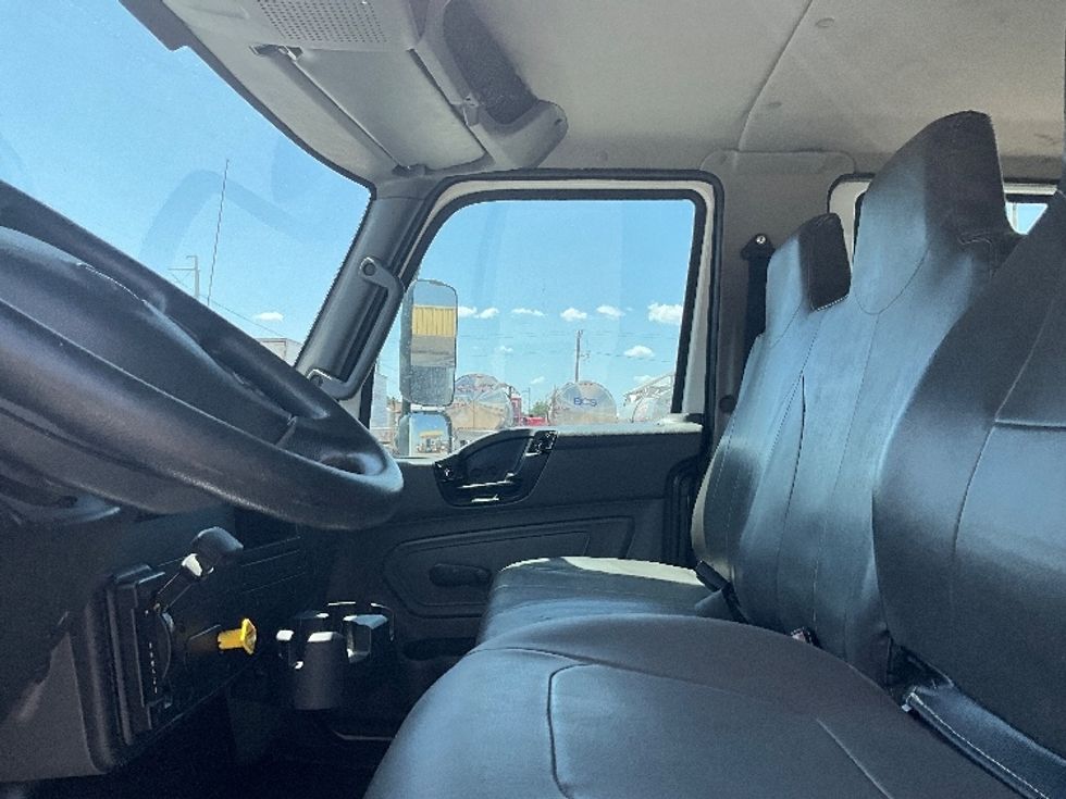 Medium Duty Box Truck-Light and Medium Duty Trucks-International-2020-MV607-Dallas-TX-129,090\n\t\tmiles-$ 68,500 - Image 19