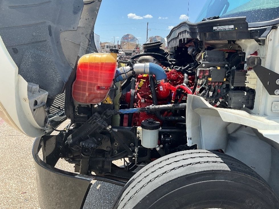 Medium Duty Box Truck-Light and Medium Duty Trucks-International-2020-MV607-Dallas-TX-129,090\n\t\tmiles-$ 68,500 - Image 24