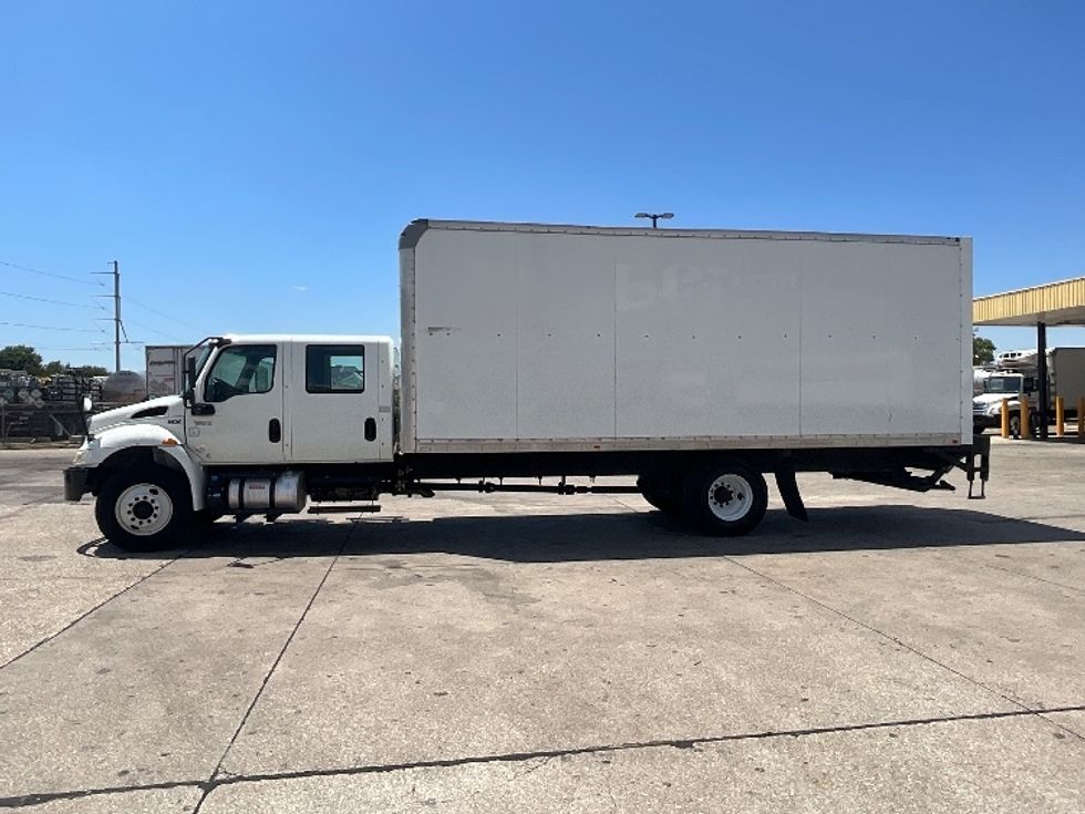 Medium Duty Box Truck-Light and Medium Duty Trucks-International-2020-MV607-Dallas-TX-129,090\n\t\tmiles-$ 68,500 - Image 4