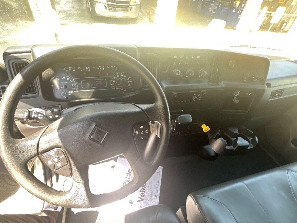 Medium Duty Box Truck-Light and Medium Duty Trucks-International-2020-MV607-Dallas-TX-145,038\n\t\tmiles-$ 65,500 - Image 18