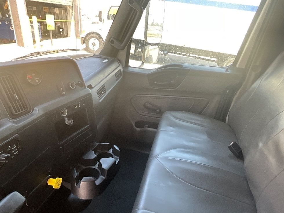 Medium Duty Box Truck-Light and Medium Duty Trucks-International-2020-MV607-Dallas-TX-145,038\n\t\tmiles-$ 65,500 - Image 19