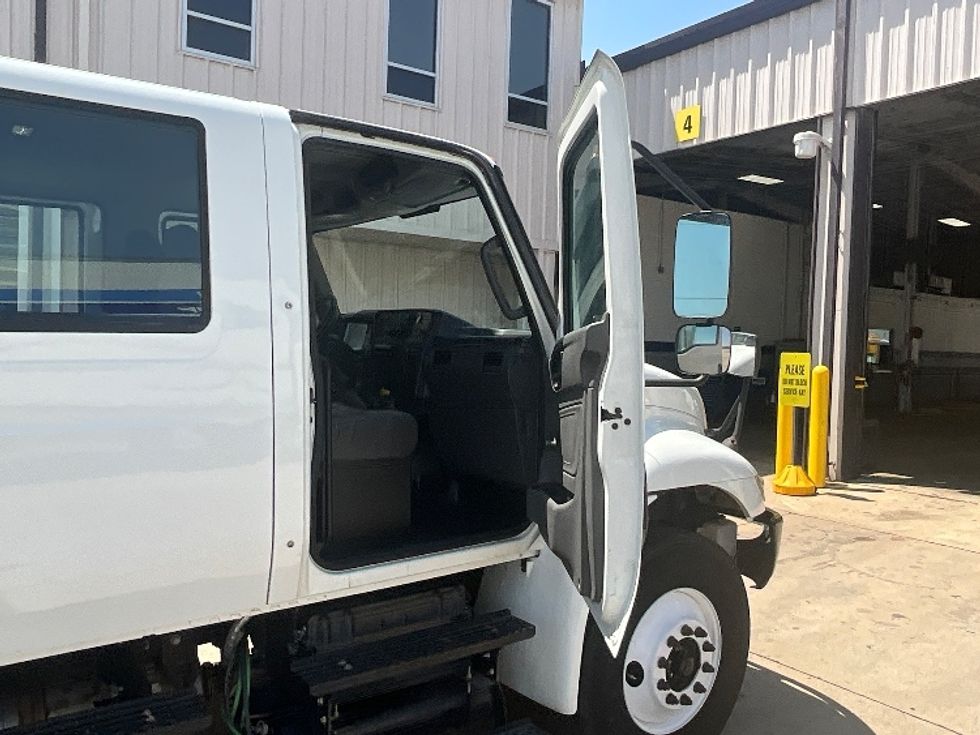 Medium Duty Box Truck-Light and Medium Duty Trucks-International-2020-MV607-Dallas-TX-145,038\n\t\tmiles-$ 65,500 - Image 20