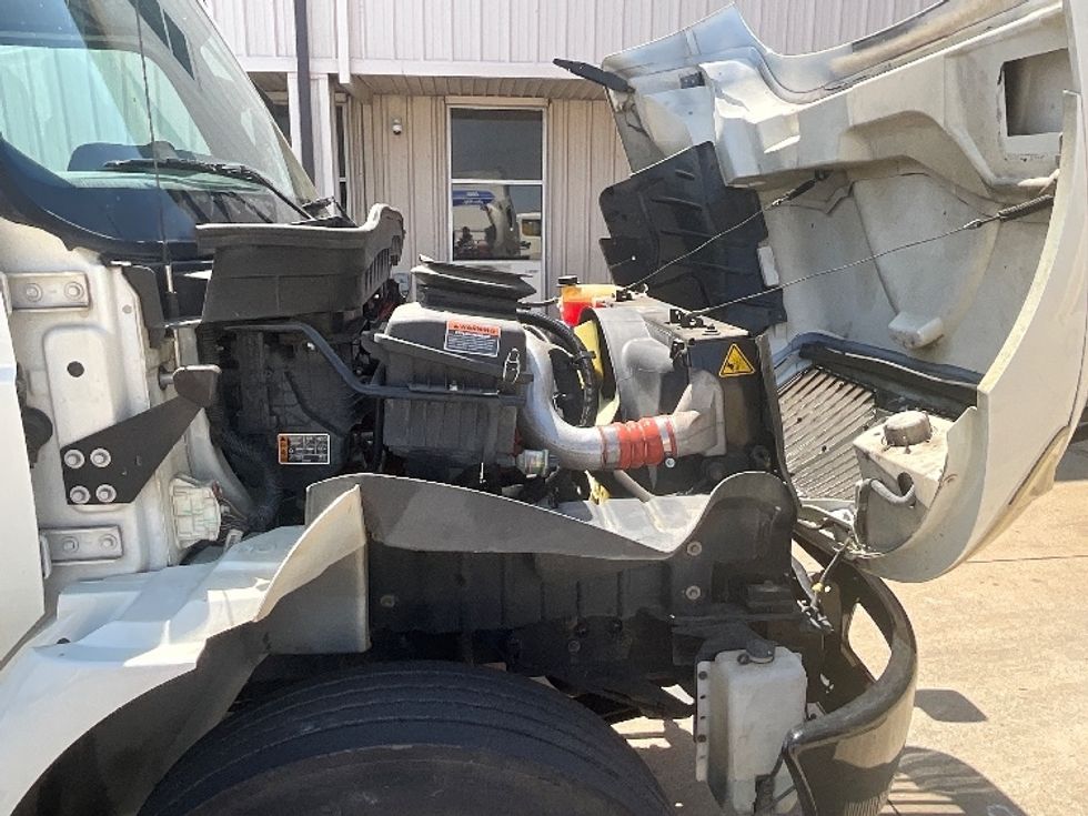 Medium Duty Box Truck-Light and Medium Duty Trucks-International-2020-MV607-Dallas-TX-145,038\n\t\tmiles-$ 65,500 - Image 23