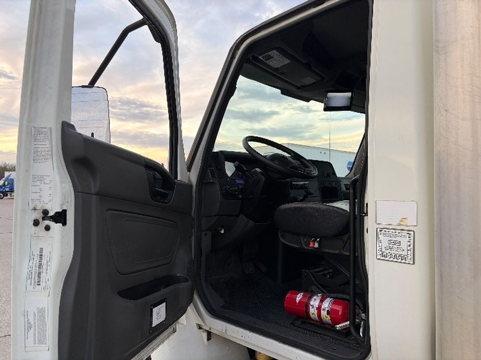 Medium Duty Box Truck-Light and Medium Duty Trucks-International-2020-MV607-Dallas-TX-149,190\n\t\tmiles-$ 50,500 - Image 16