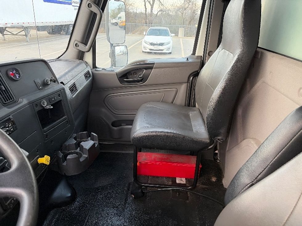 Medium Duty Box Truck-Light and Medium Duty Trucks-International-2020-MV607-Dallas-TX-149,190\n\t\tmiles-$ 50,500 - Image 19