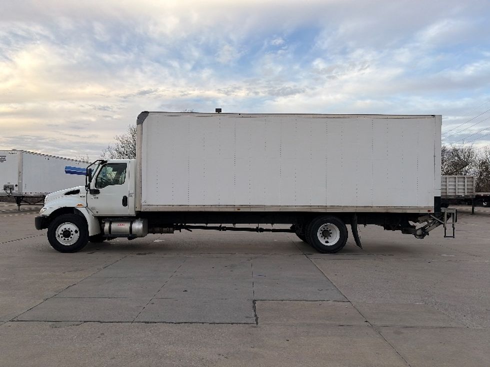 Medium Duty Box Truck-Light and Medium Duty Trucks-International-2020-MV607-Dallas-TX-149,190\n\t\tmiles-$ 50,500 - Image 4