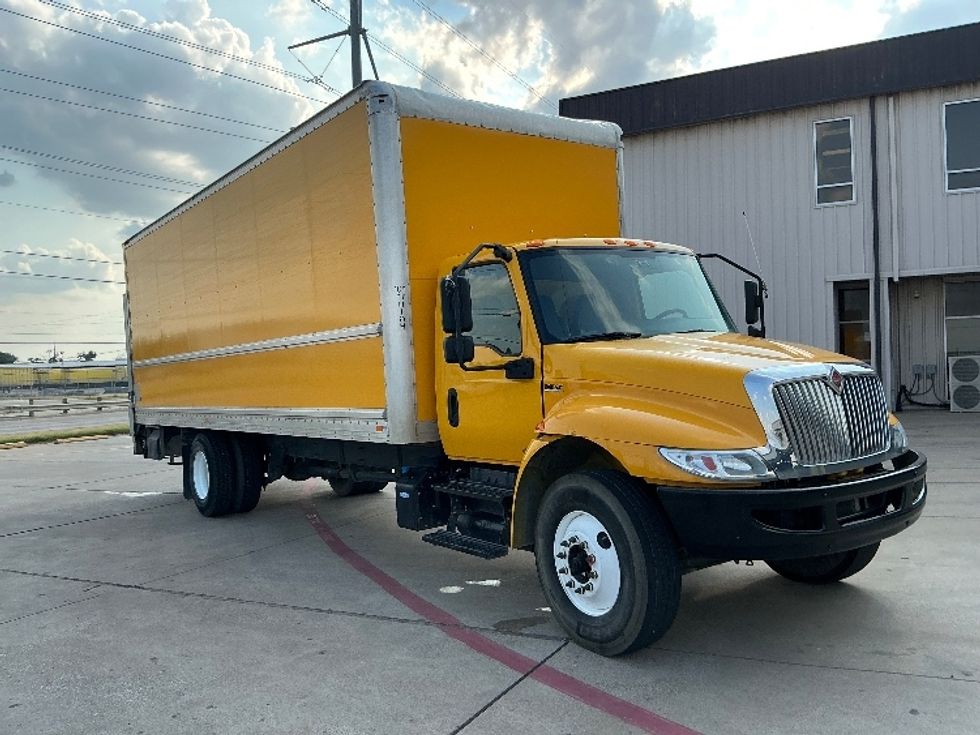Medium Duty Box Truck-Light and Medium Duty Trucks-International-2020-MV607-Dallas-TX-152,719\n\t\tmiles-$ 53,000 - Image 1
