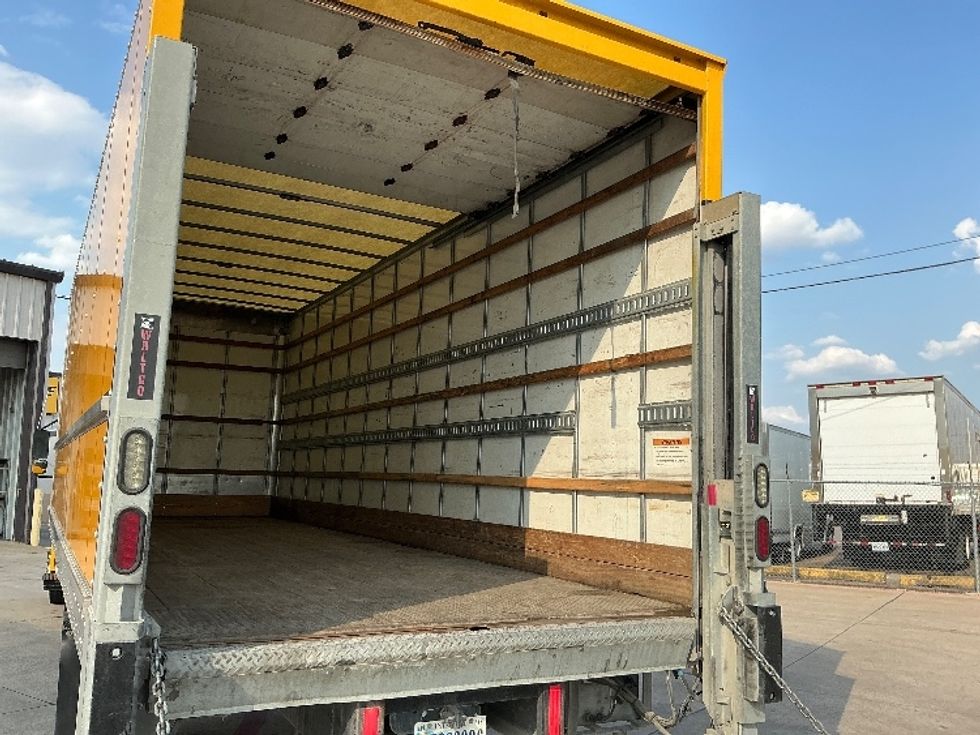 Medium Duty Box Truck-Light and Medium Duty Trucks-International-2020-MV607-Dallas-TX-152,719\n\t\tmiles-$ 53,000 - Image 12