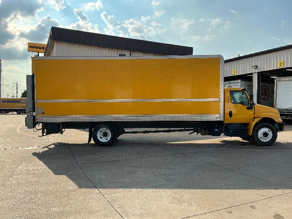 Medium Duty Box Truck-Light and Medium Duty Trucks-International-2020-MV607-Dallas-TX-152,719\n\t\tmiles-$ 53,000 - Image 15