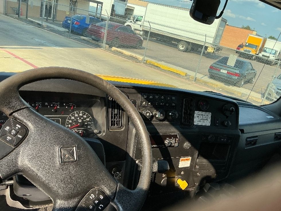 Medium Duty Box Truck-Light and Medium Duty Trucks-International-2020-MV607-Dallas-TX-152,719\n\t\tmiles-$ 53,000 - Image 18