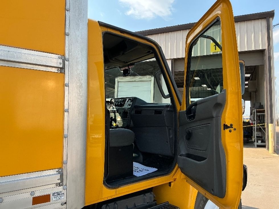 Medium Duty Box Truck-Light and Medium Duty Trucks-International-2020-MV607-Dallas-TX-152,719\n\t\tmiles-$ 53,000 - Image 20