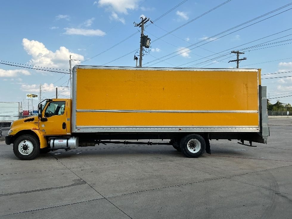Medium Duty Box Truck-Light and Medium Duty Trucks-International-2020-MV607-Dallas-TX-152,719\n\t\tmiles-$ 53,000 - Image 4