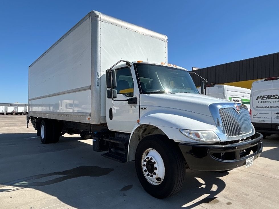 Medium Duty Box Truck-Light and Medium Duty Trucks-International-2020-MV607-Dallas-TX-186,254\n\t\tmiles-$ 43,750 - Image 1