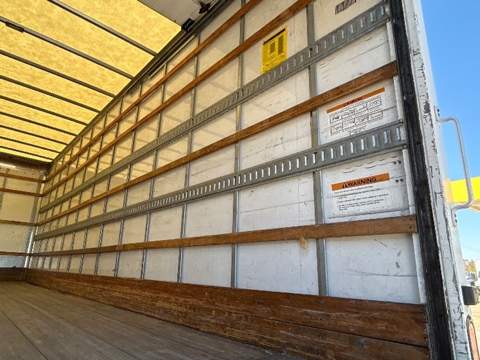 Medium Duty Box Truck-Light and Medium Duty Trucks-International-2020-MV607-Dallas-TX-186,254\n\t\tmiles-$ 43,750 - Image 12