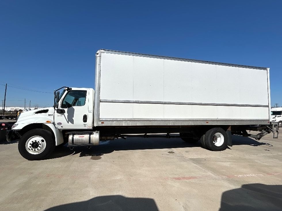 Medium Duty Box Truck-Light and Medium Duty Trucks-International-2020-MV607-Dallas-TX-186,254\n\t\tmiles-$ 43,750 - Image 4