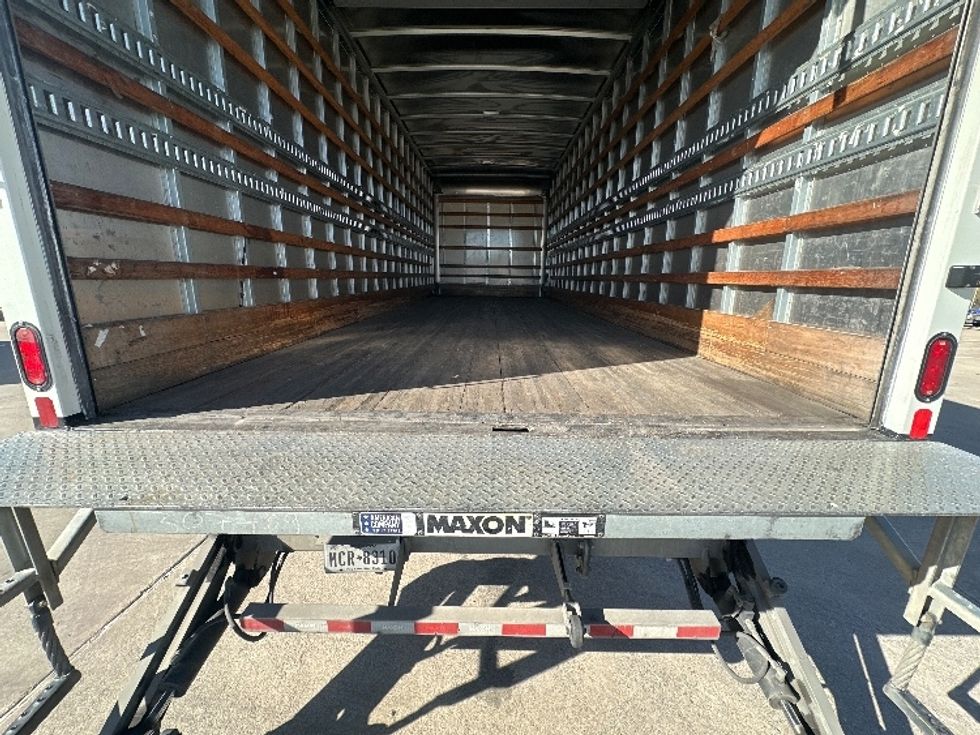 Medium Duty Box Truck-Light and Medium Duty Trucks-International-2020-MV607-Dallas-TX-202,595\n\t\tmiles-$ 42,250 - Image 10