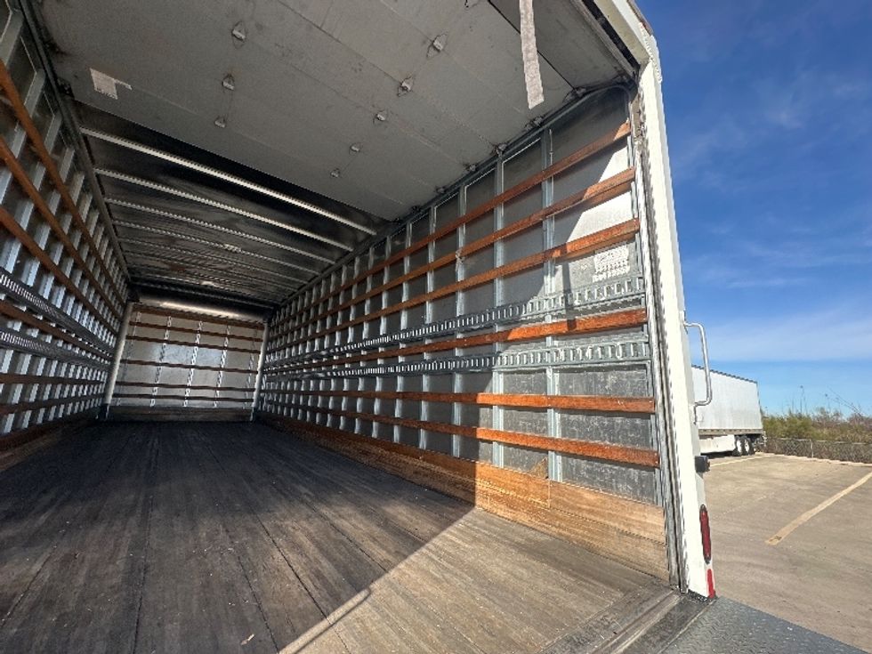 Medium Duty Box Truck-Light and Medium Duty Trucks-International-2020-MV607-Dallas-TX-202,595\n\t\tmiles-$ 42,250 - Image 12