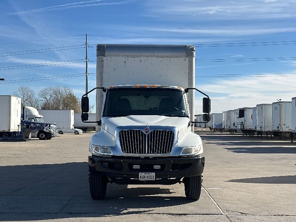 Medium Duty Box Truck-Light and Medium Duty Trucks-International-2020-MV607-Dallas-TX-202,595\n\t\tmiles-$ 42,250 - Image 2