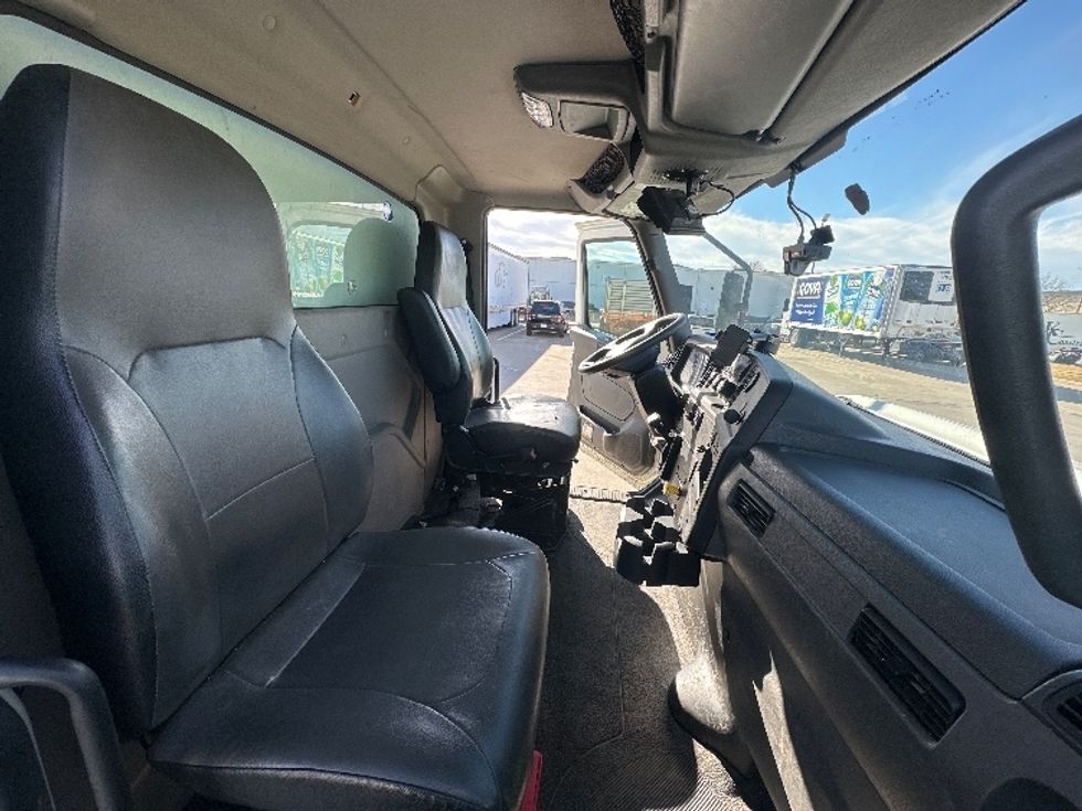 Medium Duty Box Truck-Light and Medium Duty Trucks-International-2020-MV607-Dallas-TX-202,595\n\t\tmiles-$ 42,250 - Image 22